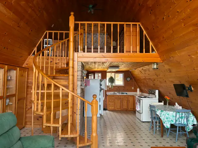 WATER FRONT COTTAGE - Photo 5