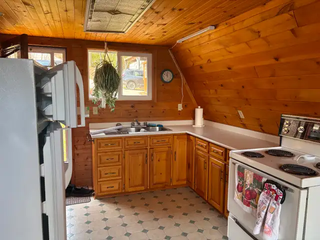 WATER FRONT COTTAGE - Photo 6