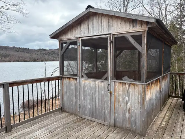 WATER FRONT COTTAGE - Photo 9