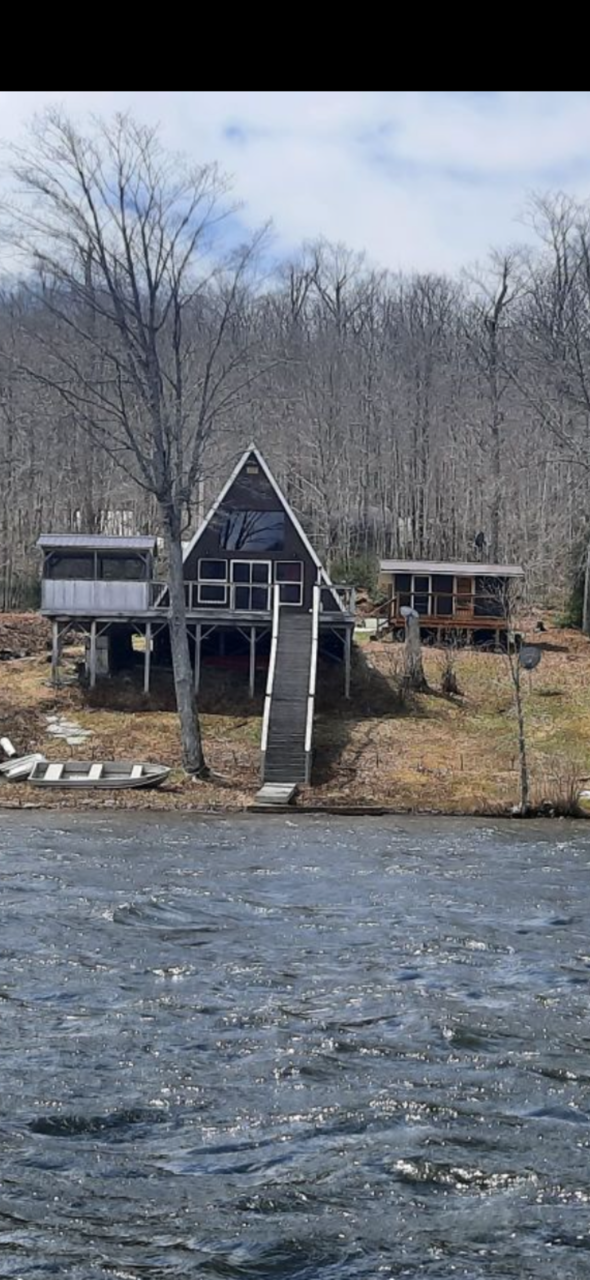 WATER FRONT COTTAGE - Photo 11