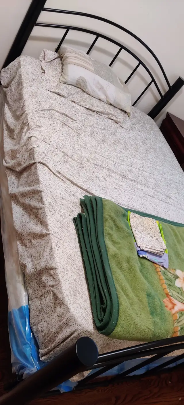 Furnished Room for Rent – Near York University (Keele Campus) - Photo 5