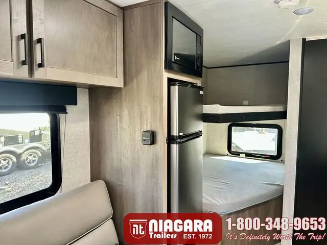 2025 STARCRAFT AR/ONE 231BH Travel Trailer - Photo 14