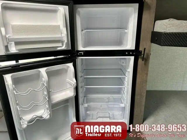 2025 STARCRAFT AR/ONE 231BH Travel Trailer - Photo 17
