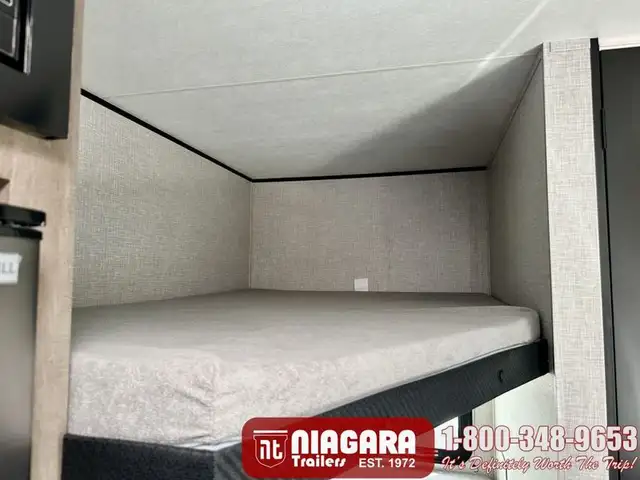 2025 STARCRAFT AR/ONE 231BH Travel Trailer - Photo 18
