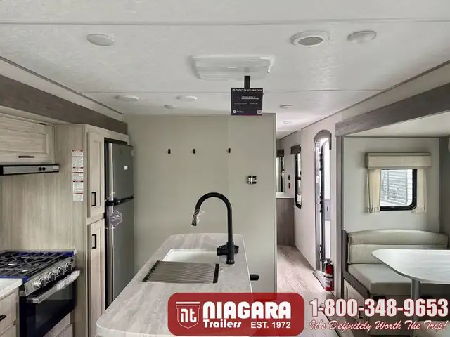 2025 COACHMEN CATALINA 313RLTS - Photo 6