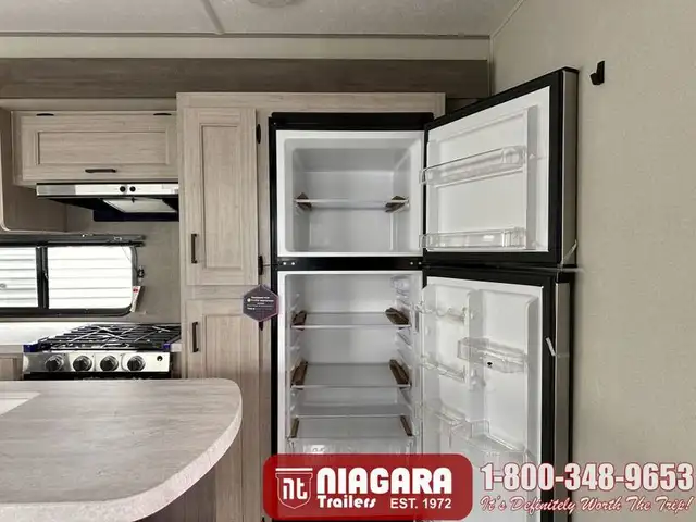 2025 COACHMEN CATALINA 313RLTS - Photo 15