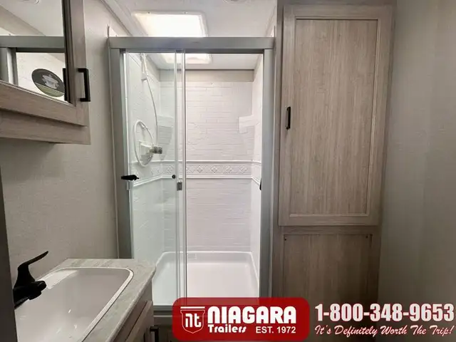 2025 COACHMEN CATALINA 313RLTS - Photo 21