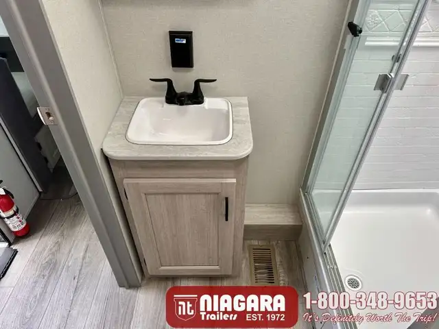 2025 COACHMEN CATALINA 313RLTS - Photo 23