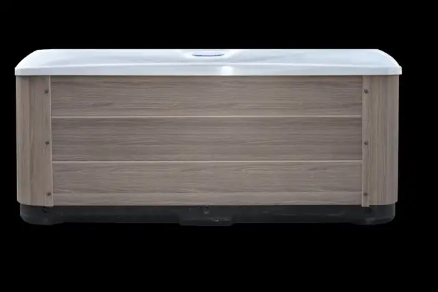 AN OVERALL PERFECT HOT TUB DESIGN. - Photo 5