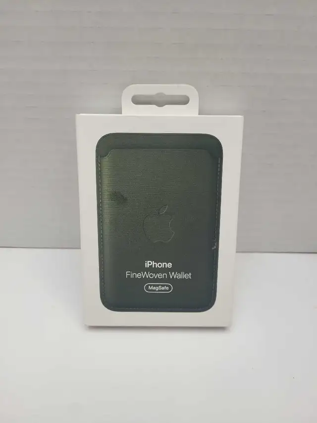 iPhone Magsafe Finewoven Wallet Moss A3537 NEW