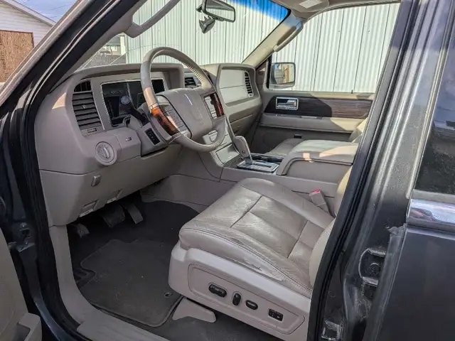 2007 Lincoln navigator all-wheel drive - Photo 4