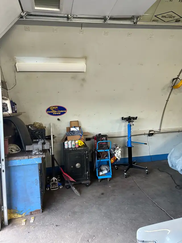 Garage Space (looking to share apace) - Photo 2