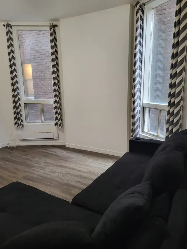 BACHELOR/STUDIO APARTMENT WITH PRIVATE ENTRANCE IN A HOUSE - Photo 9