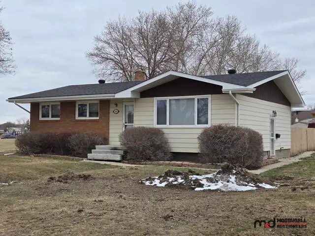 Online Auction: House To Be Removed - Regina, SK - Photo 3