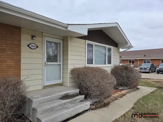 Online Auction: House To Be Removed - Regina, SK - Photo 8