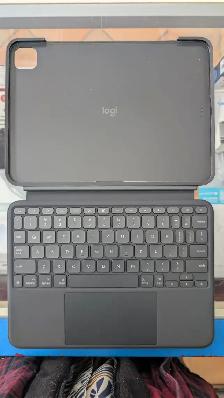⌨️ Logitech Combo Touch Keyboard Case for iPad Pro 11-inch (M4) - Photo 4