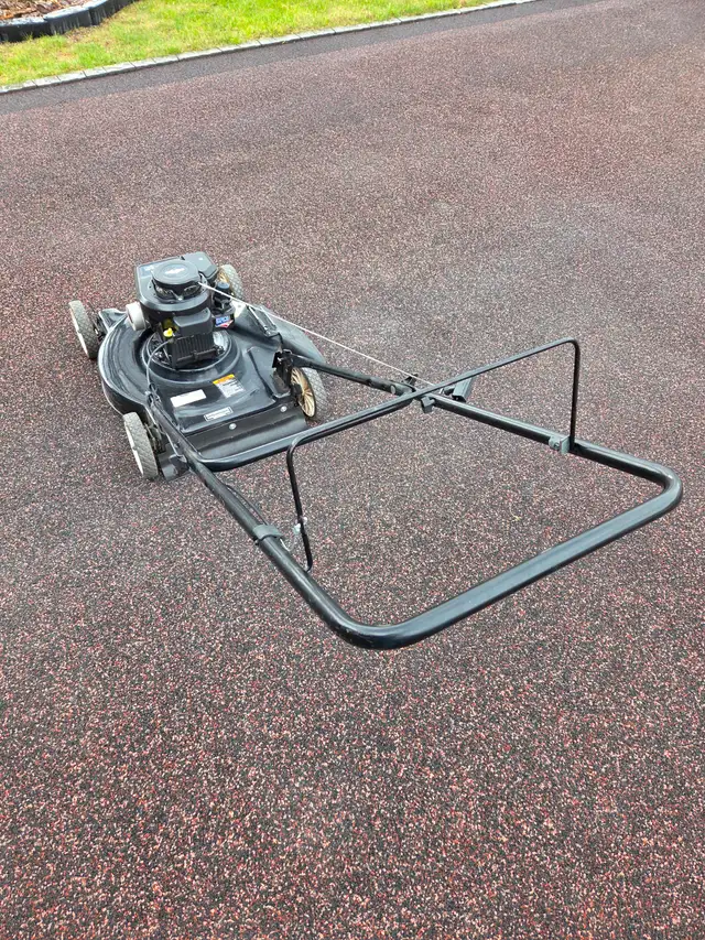 POULIN GAS LAWNMOWER - Photo 3