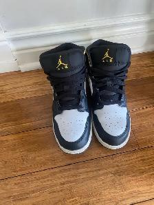 Nike Air Jordan 1 Mid Black/White/Gold – Youth Size 6Y