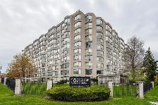 Bright & Spacious 1 1 Bed, 1.5 Bath Condo-Central Richmond Hill