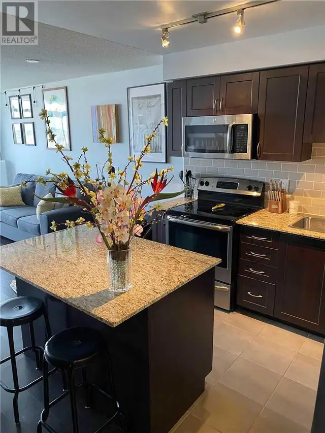 Luxury furnished condo for rent in Burlington. - Photo 5