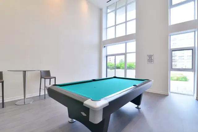 Luxury furnished condo for rent in Burlington. - Photo 10