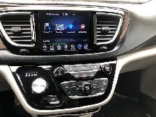 2017 Chrysler Pacifica Touring-L Plus no accidents loaded - Photo 10