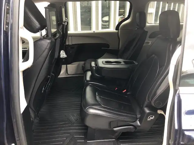2017 Chrysler Pacifica Touring-L Plus no accidents loaded - Photo 12
