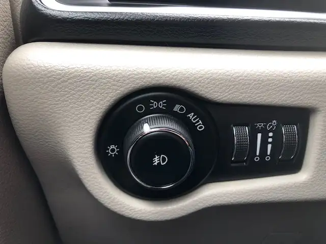2017 Chrysler Pacifica Touring-L Plus no accidents loaded - Photo 16