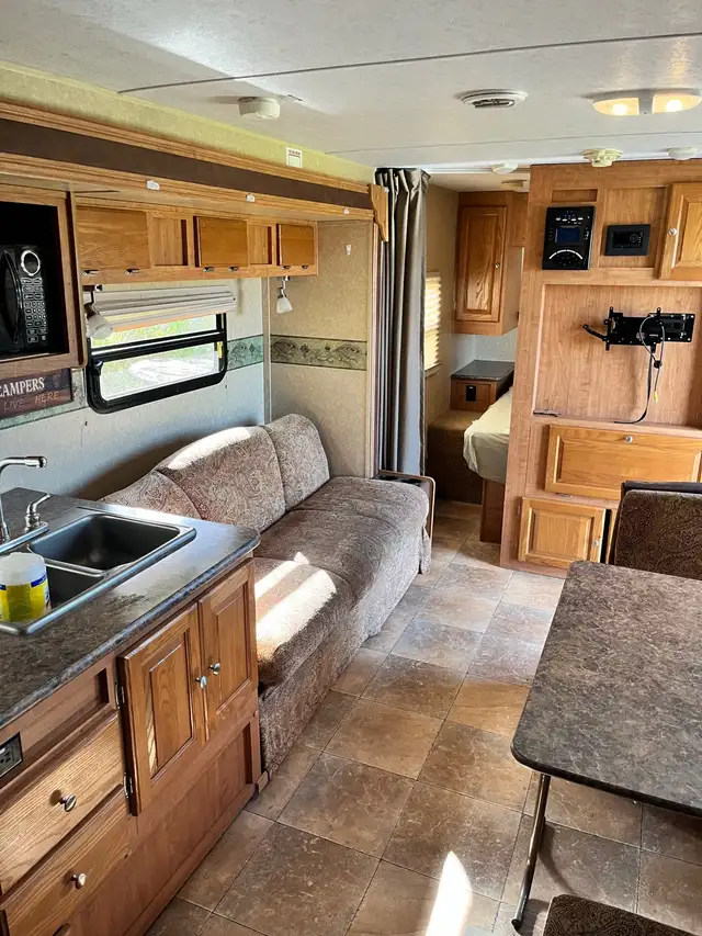 Rockwood Travel Trailer - Photo 2
