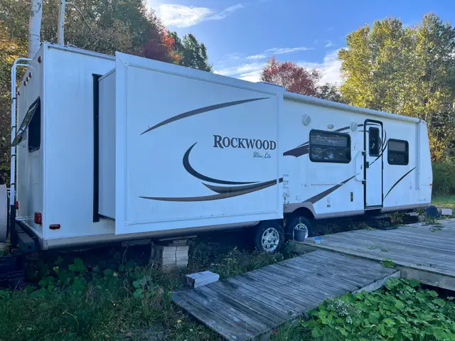 Rockwood Travel Trailer - Photo 9