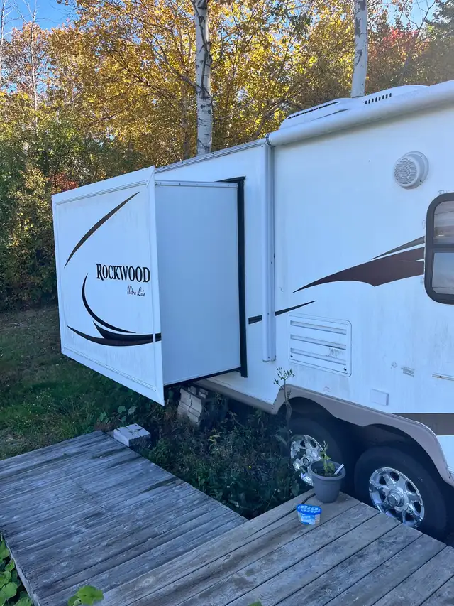Rockwood Travel Trailer - Photo 10