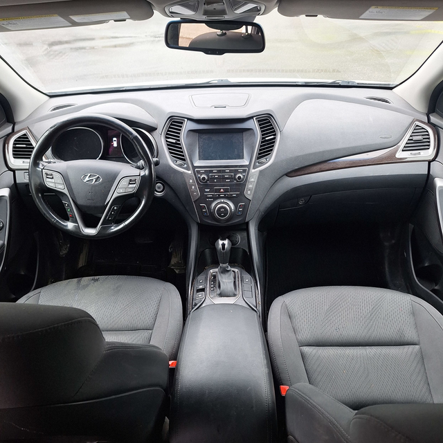 2019 Hyundai Santa Fe XL Preferred AWD, 3.3l 6cyl - Photo 15
