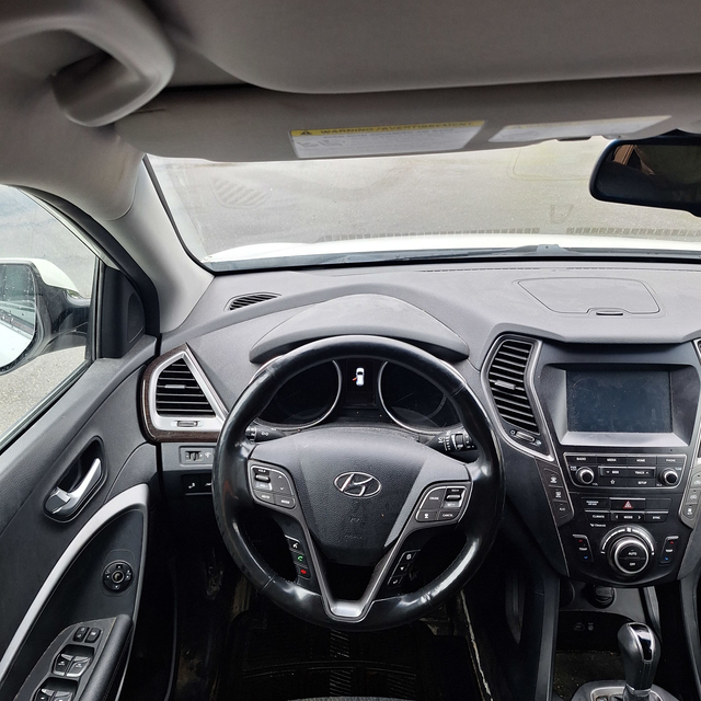 2019 Hyundai Santa Fe XL Preferred AWD, 3.3l 6cyl - Photo 16