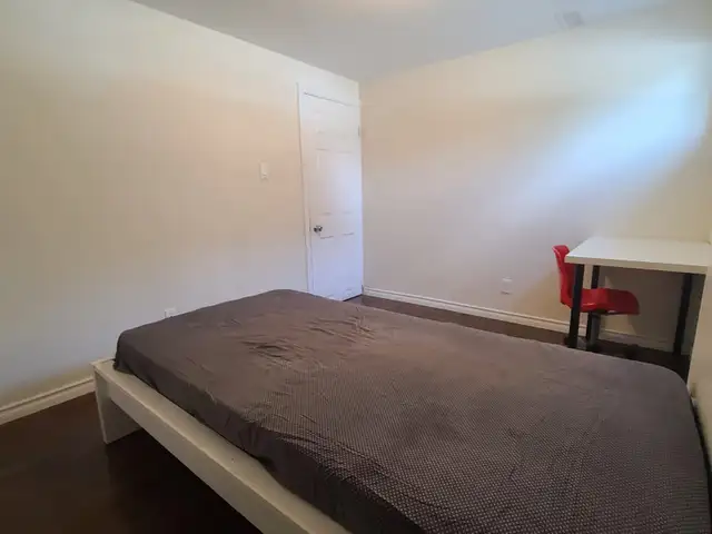 North York @ Sheppard Bayview, Room Rent-2Min Walk to TTC Subway - Photo 2
