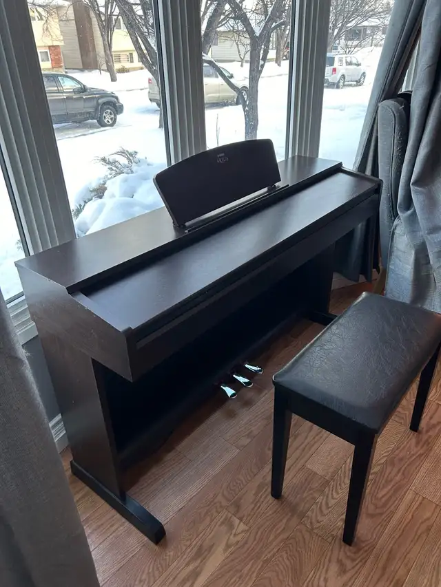 Yamaha YDP140 Piano and stool - Photo 2