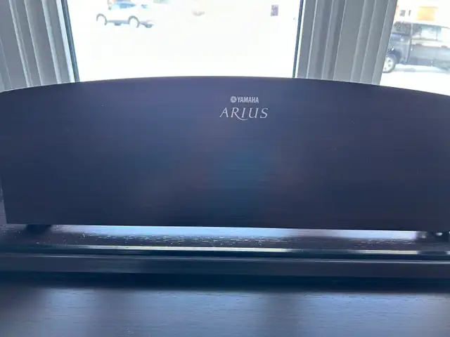 Yamaha YDP140 Piano and stool - Photo 3
