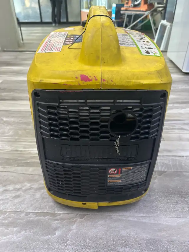 Champion Inverter Generator 2000W Condition - Photo 3