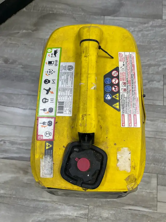 Champion Inverter Generator 2000W Condition - Photo 5