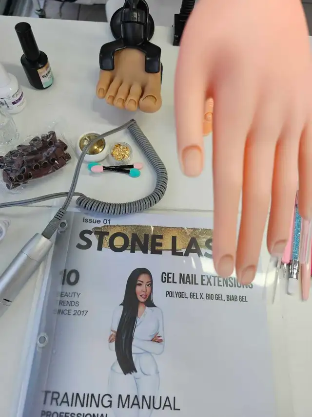 nail extensions class acrylic  gel - Photo 9