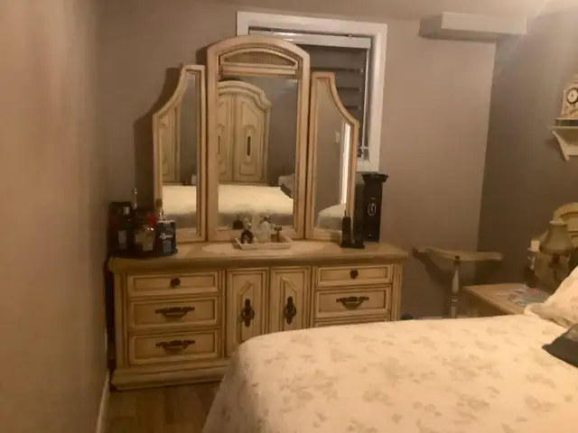 Furniture - Photo 3
