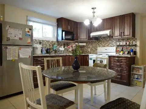 Spacious 2 Bedroom Basement Apartment Birchmount and Finch - Photo 2