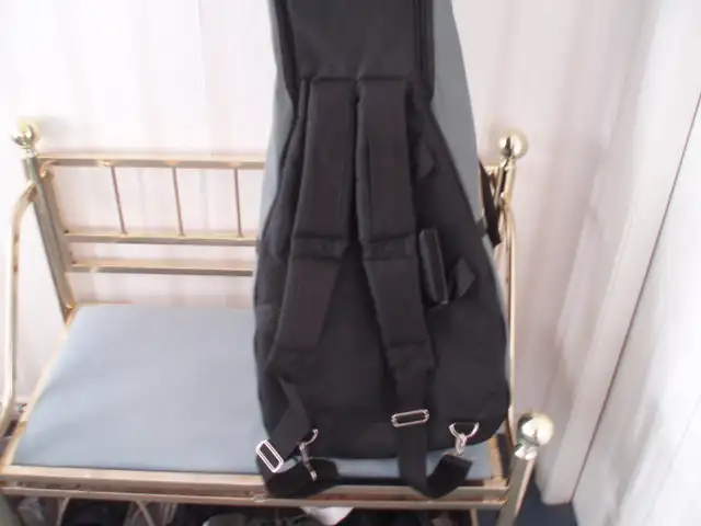 ACOUSTIC GUITAR GIG BAG - FULL SIZE - LIKE NEW - Photo 3