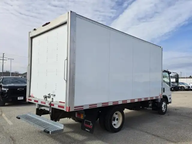 2019 Isuzu Other - Photo 3