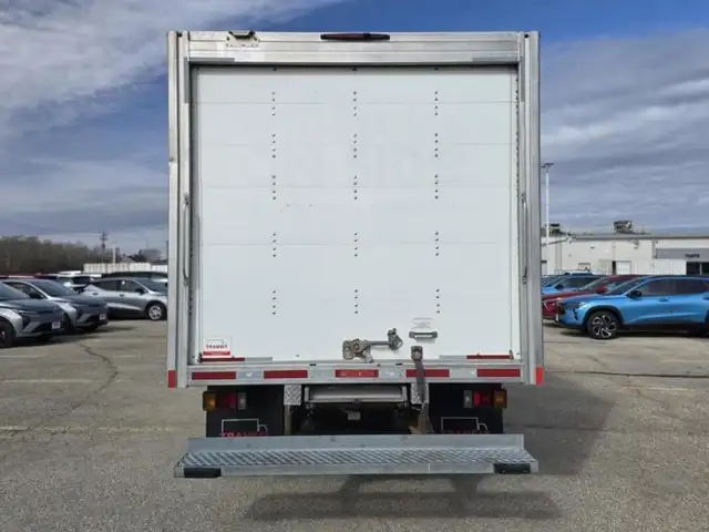 2019 Isuzu Other - Photo 5