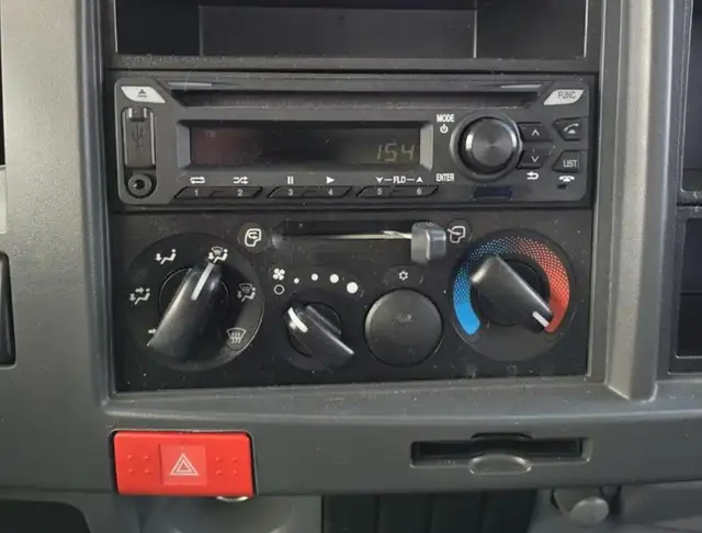 2019 Isuzu Other - Photo 8