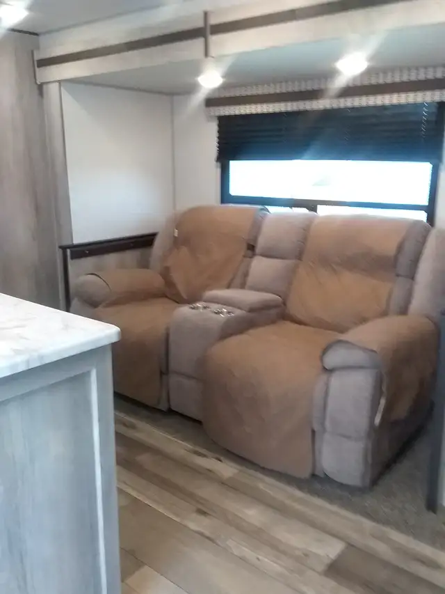 Beautiful travel trailer - Photo 4