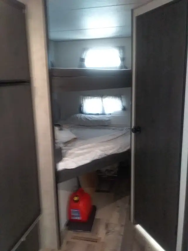Beautiful travel trailer - Photo 7