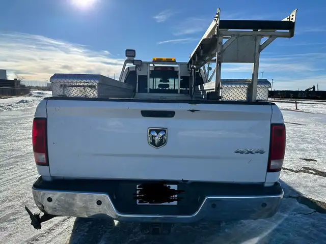 2018 Ram 2500 SLT-6.4L HEMI - 4WD - Crew Cab For Sale. - Photo 8