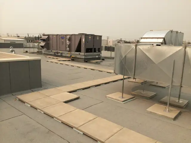 Roofing Laborer - Photo 4