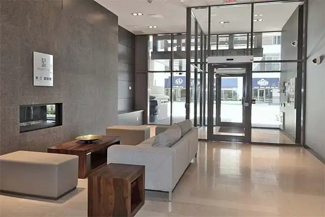 Luxury clean furnished condo for rent available in Burlington - Photo 4